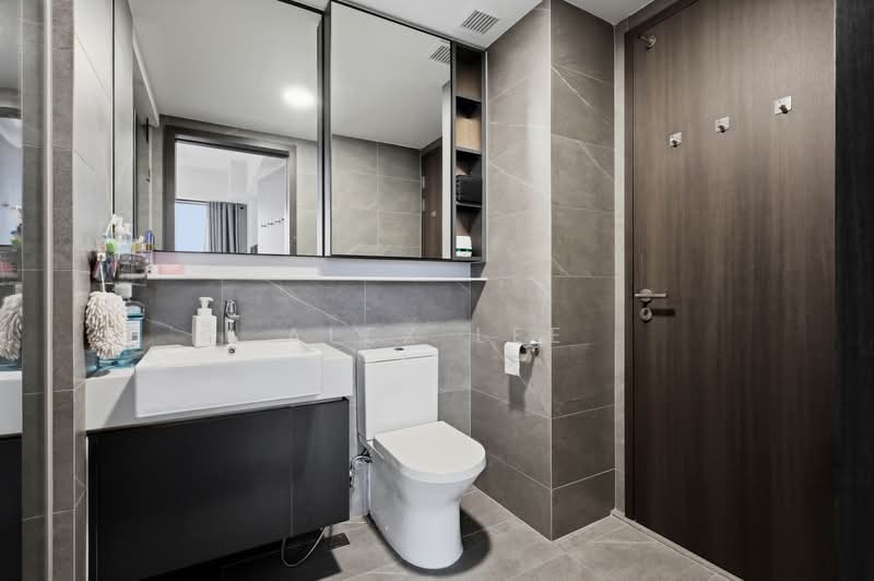 Riverfront Residences, 41 Hougang Avenue 7, 1 Bedroom, 463 sqft, Condominium For Sale, by Alex Lee, 500170184 - Bathroom - PropertyGuru.com.sg