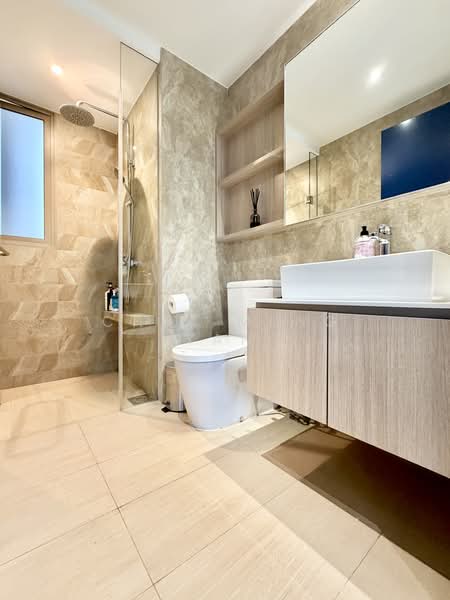 The Vales, 71 Anchorvale Crescent, 3 Bedrooms, 1,033 sqft, Condominium For Sale, by Chek Meng Tan, 500170187 - Master Bathroom - PropertyGuru.com.sg