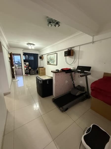 202 Bedok North Street 1, 202 Bedok North Street 1, 2 Bedrooms, 721 sqft, HDB Flat For Rent, by James Poh, 500170192 - Living Room - PropertyGuru.com.sg