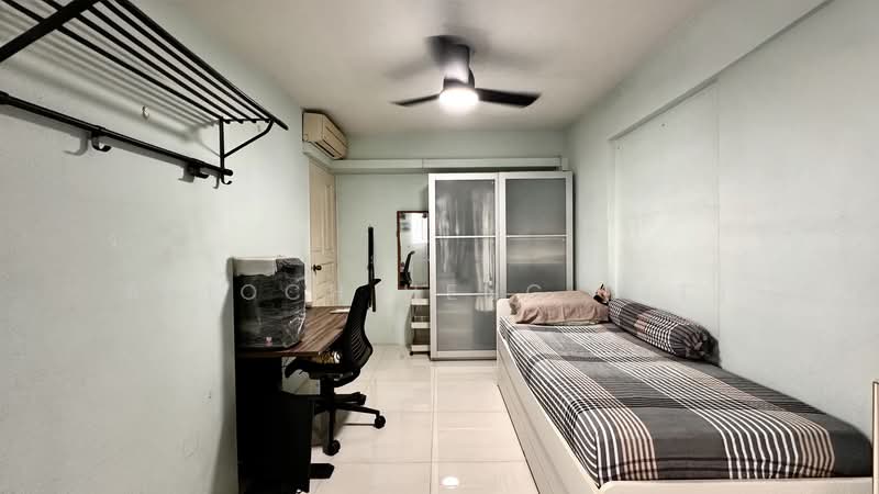 395 Bukit Batok West Avenue 5, 395 Bukit Batok West Avenue 5, 3 Bedrooms, 990 sqft, HDB Flat For Sale, by Arioch Heng (JT), 500170199 - Bedroom 2 - PropertyGuru.com.sg