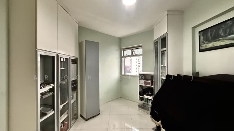 395 Bukit Batok West Avenue 5, 395 Bukit Batok West Avenue 5, 3 Bedrooms, 990 sqft, HDB Flat For Sale, by Arioch Heng (JT), 500170199 - Bedroom 3 - PropertyGuru.com.sg