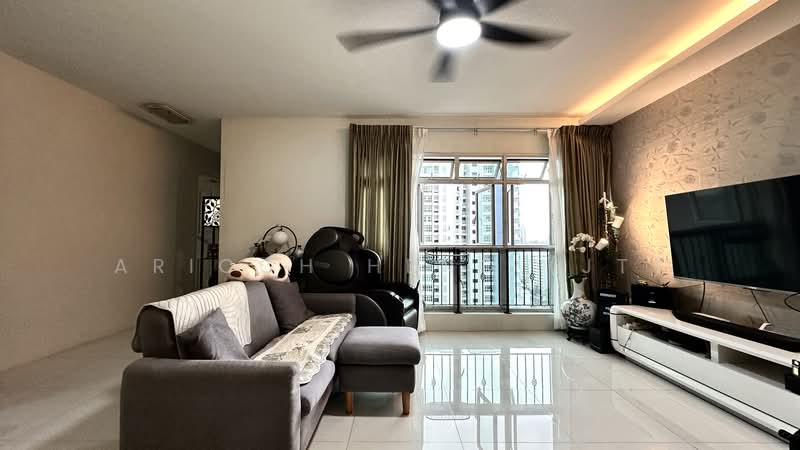 395 Bukit Batok West Avenue 5, 395 Bukit Batok West Avenue 5, 3 Bedrooms, 990 sqft, HDB Flat For Sale, by Arioch Heng (JT), 500170199 - Living Room - PropertyGuru.com.sg