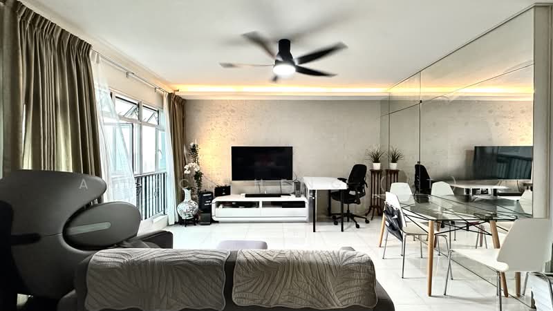 395 Bukit Batok West Avenue 5, 395 Bukit Batok West Avenue 5, 3 Bedrooms, 990 sqft, HDB Flat For Sale, by Arioch Heng (JT), 500170199 - Living Room - PropertyGuru.com.sg