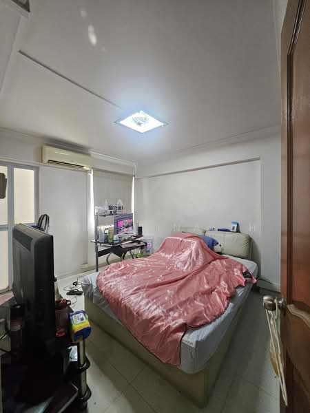 230 Bukit Batok East Avenue 3, 230 Bukit Batok East Avenue 3, 1 Bedroom, 742 sqft, HDB Flat For Sale, by Christina Oh, 500170204 - Bedroom - PropertyGuru.com.sg