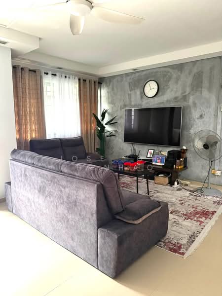 364 Tampines Street 34, 364 Tampines Street 34, 3 Bedrooms, 1,076 sqft, HDB Flat For Sale, by Jose Loh Zhenhao, 500170212 - Living Room - PropertyGuru.com.sg
