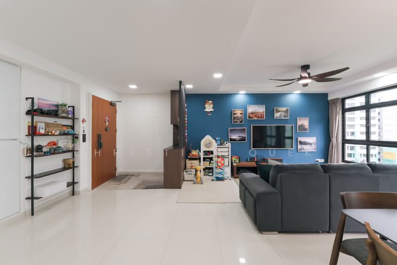 546A Segar Road, 546A Segar Road, 3 Bedrooms, 1,205 sqft, HDB Flat For Sale, by Christina Quek, 500170214 - Living Room - PropertyGuru.com.sg