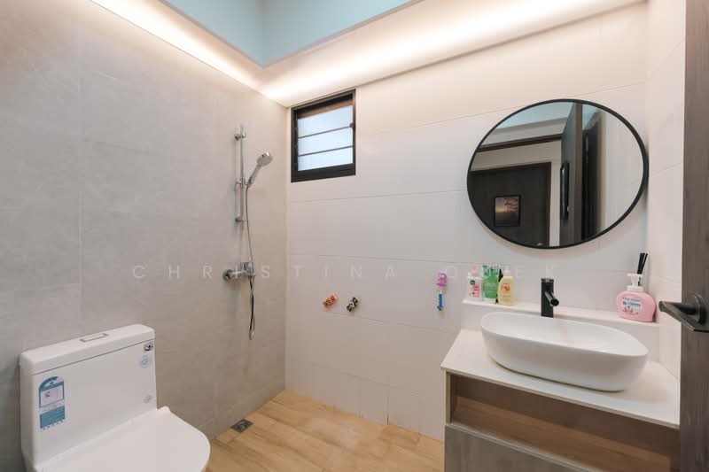 546A Segar Road, 546A Segar Road, 3 Bedrooms, 1,205 sqft, HDB Flat For Sale, by Christina Quek, 500170214 - Bathroom - PropertyGuru.com.sg