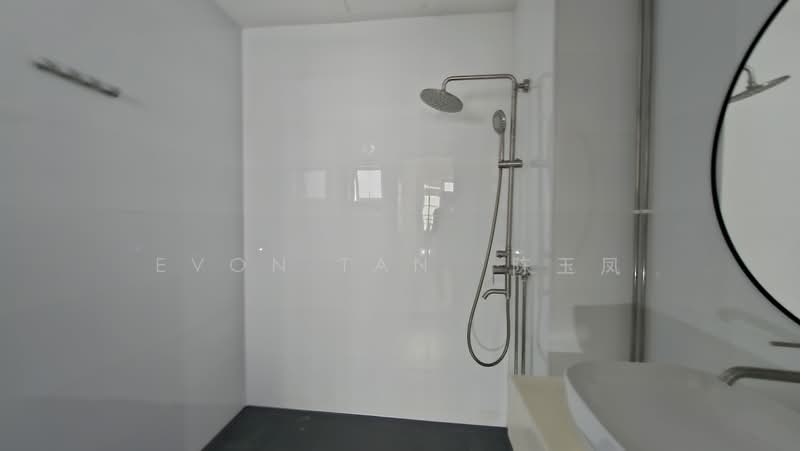 Pinetree Condo, 28 Balmoral park, 3 Bedrooms, 1,206 sqft, Condominium For Rent, by Evon Tan  陈玉凤, 500170216 - Bathroom - PropertyGuru.com.sg