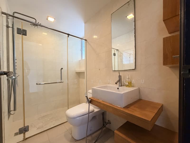 Bullion Park, 160 Lentor Loop, 3 Bedrooms, 1,238 sqft, Condominium For Sale, by Sebastian Lau, 500170225 - Bathroom - PropertyGuru.com.sg