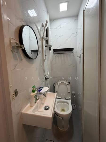 The Centris, 65 Jurong West Central 3, 4 Bedrooms, 1,270 sqft, Apartment For Sale, by Sally Ang, 500170226 - Bathroom - PropertyGuru.com.sg