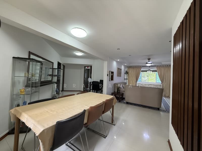231 Yishun Street 21, 231 Yishun Street 21, 3 Bedrooms, 1,356 sqft, HDB Flat For Sale, by Erra Samat, 500170227 - Living Room - PropertyGuru.com.sg