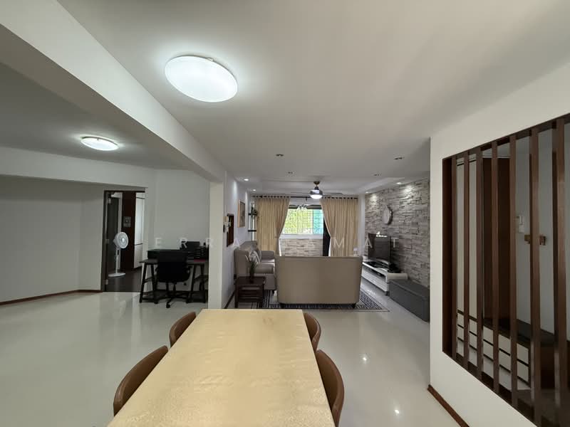 231 Yishun Street 21, 231 Yishun Street 21, 3 Bedrooms, 1,356 sqft, HDB Flat For Sale, by Erra Samat, 500170227 - Living Room - PropertyGuru.com.sg