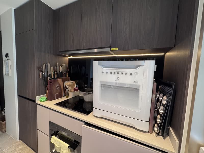 The Reef at King's Dock, 2 Harbourfront Avenue, 2 Bedrooms, 883 sqft, Condominium For Rent, by Isabella Teo, 500170242 - Kitchen - PropertyGuru.com.sg