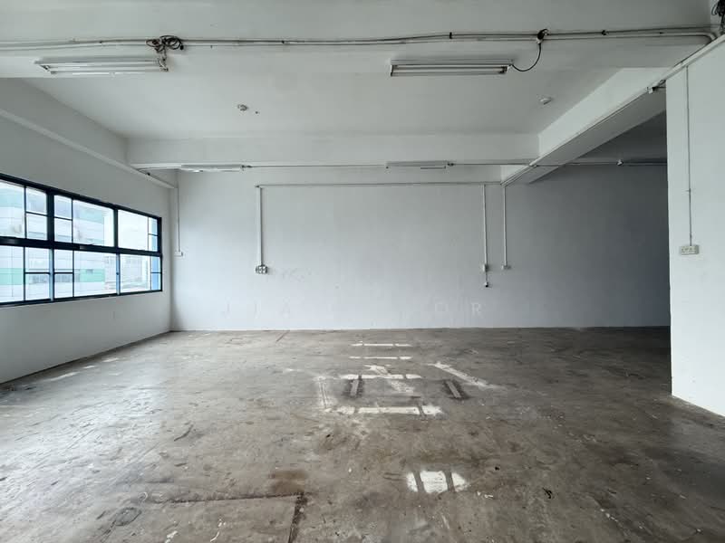 Northland Industrial Building, 3 Woodlands Industrial Park E1, 1,615 sqft, Factory / Workshop (B2) For Rent, by Jia En Or, 500170255 - Interior - CommercialGuru.com.sg