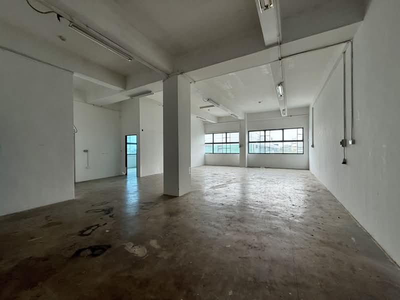Northland Industrial Building, 3 Woodlands Industrial Park E1, 1,615 sqft, Factory / Workshop (B2) For Rent, by Jia En Or, 500170255 - Interior - CommercialGuru.com.sg