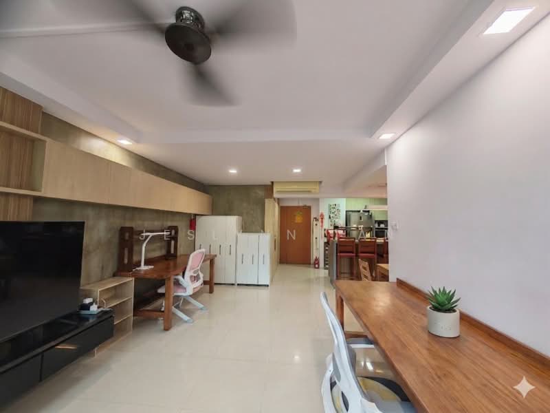 614A Edgefield Plains, 614A Edgefield Plains, 2 Bedrooms, 990 sqft, HDB Flat For Sale, by Jeslynn Tan, 500170262 - Living Room - PropertyGuru.com.sg