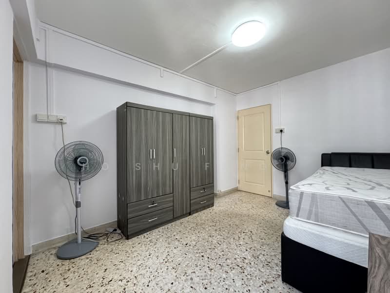 50 Chai Chee Street, 50 Chai Chee Street, 2 Bedrooms, 732 sqft, HDB Flat For Sale, by Ho Shu Fang ., 500170294 - Bedroom - PropertyGuru.com.sg