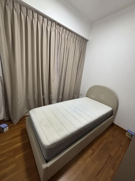 J Gateway, 2 Gateway Drive, Room Rental, 120 sqft, Condominium For Rent, by Linda Yang (杨凌云), 500170298 - Bedroom - PropertyGuru.com.sg