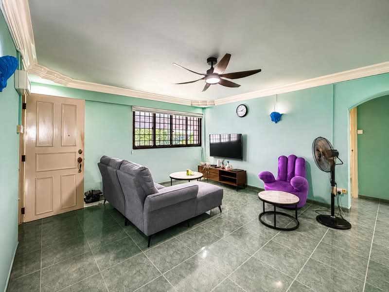 309 Serangoon Avenue 2, 309 Serangoon Avenue 2, 3 Bedrooms, 979 sqft, HDB Flat For Sale, by Lydia J, 500170301 - Living Room - PropertyGuru.com.sg