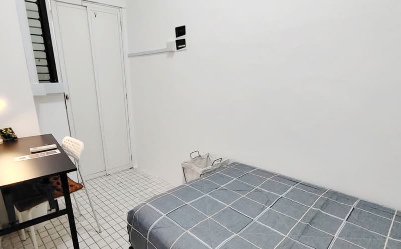 Lakepoint Condo, 2 Lakepoint Drive, Room Rental, 250 sqft, Condominium For Rent, by Dominik Chow, 500170308 - Bedroom - PropertyGuru.com.sg