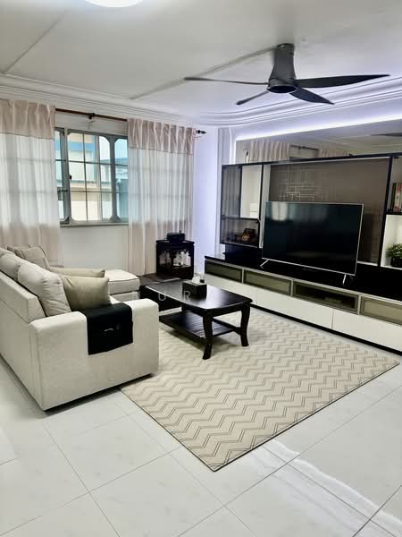 308 Bukit Batok Street 31, 308 Bukit Batok Street 31, 3 Bedrooms, 1,054 sqft, HDB Flat For Sale, by Nura J, 500170309 - Living Room - PropertyGuru.com.sg