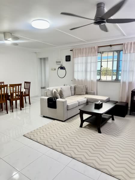 308 Bukit Batok Street 31, 308 Bukit Batok Street 31, 3 Bedrooms, 1,054 sqft, HDB Flat For Sale, by Nura J, 500170309 - Living Room - PropertyGuru.com.sg