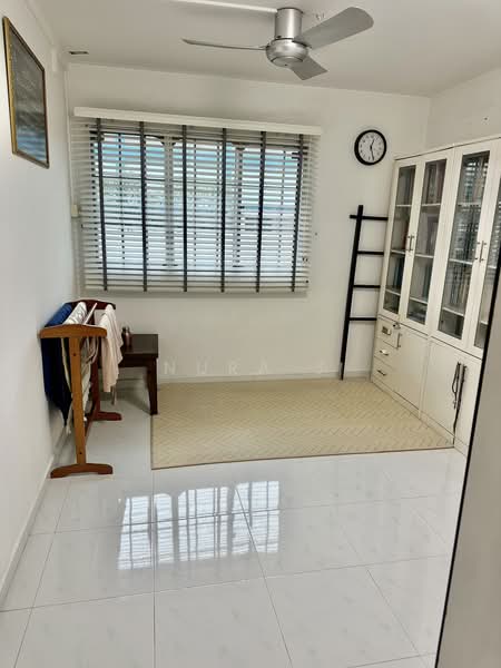 308 Bukit Batok Street 31, 308 Bukit Batok Street 31, 3 Bedrooms, 1,054 sqft, HDB Flat For Sale, by Nura J, 500170309 - Study - PropertyGuru.com.sg