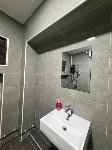 357 Yung An Road, 357 Yung An Road, 3 Bedrooms, 1,378 sqft, HDB Flat For Rent, by Kenny Poh, 500170348 - Bathroom - PropertyGuru.com.sg