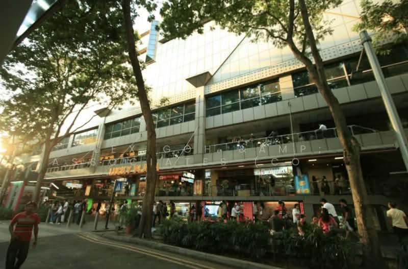 Lucky Plaza, 304 Orchard Road, 462 sqft, Food & Beverage For Sale, by LOO WEI LIANG, DENNIS, 500170357 - Exterior - CommercialGuru.com.sg