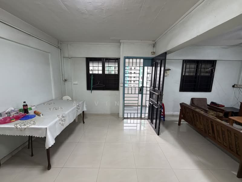 530 Jurong West Street 52, 530 Jurong West Street 52, 2 Bedrooms, 882 sqft, HDB Flat For Sale, by Alvin Tan, 500170368 - Living Room - PropertyGuru.com.sg