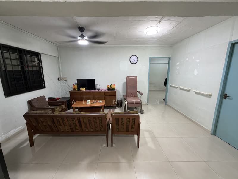 530 Jurong West Street 52, 530 Jurong West Street 52, 2 Bedrooms, 882 sqft, HDB Flat For Sale, by Alvin Tan, 500170368 - Living Room - PropertyGuru.com.sg