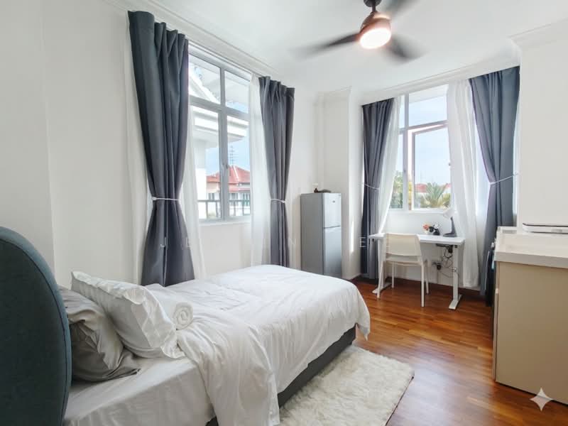Huge Studio with private bath, washer and cooker, Westwood Crescent | Westwood Drive | Westwood Walk | Westwood Ave | Westwood Terrace, Room Rental, 180 sqft, Corner Terrace For Rent, by Jensen Lee, 500170383 - PropertyGuru.com.sg