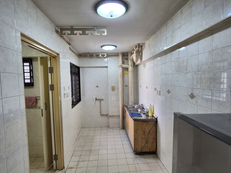366 Clementi Avenue 2, 366 Clementi Avenue 2, 2 Bedrooms, 656 sqft, HDB Flat For Sale, by Martin Liew, 500170401 - Kitchen - PropertyGuru.com.sg