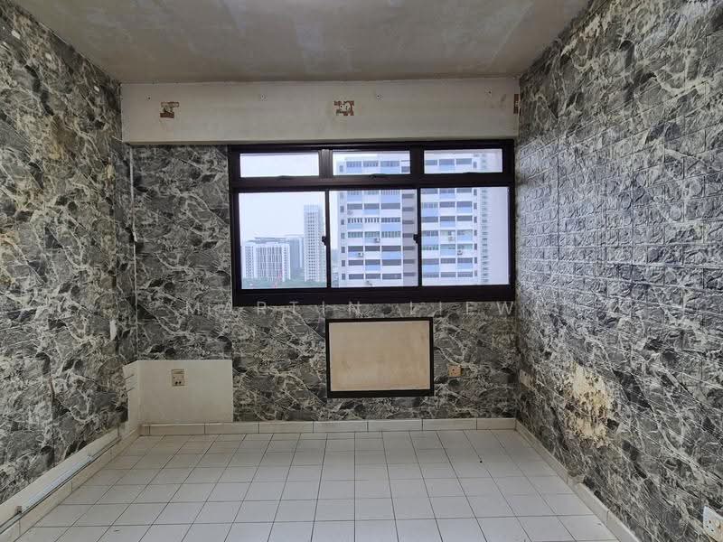366 Clementi Avenue 2, 366 Clementi Avenue 2, Buona Vista / West Coast / Clementi New Town, 2 Bedrooms, 656 sqft, HDB Flat For Sale, by Martin Liew, 500170401 - Master bedroom - PropertyGuru.com.sg