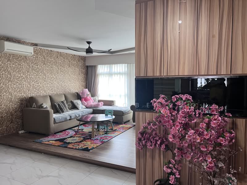 501B Yishun Street 51, 501B Yishun Street 51, 3 Bedrooms, 1,206 sqft, HDB Flat For Sale, by Antony Robertson, 500170402 - Living Room - PropertyGuru.com.sg