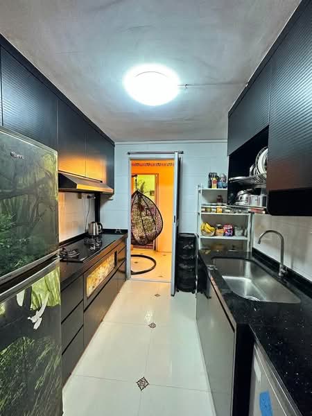 38 Teban Gardens Road, 38 Teban Gardens Road, 2 Bedrooms, 721 sqft, HDB Flat For Sale, by Bala .S, 500170406 - Kitchen - PropertyGuru.com.sg