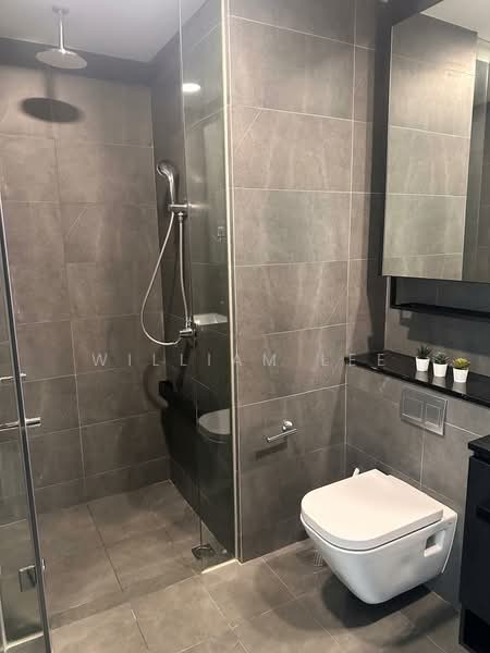 Park Colonial, 10 Woodleigh Lane, 2 Bedrooms, 678 sqft, Condominium For Rent, by William Lee, 500170407 - Bathroom - PropertyGuru.com.sg