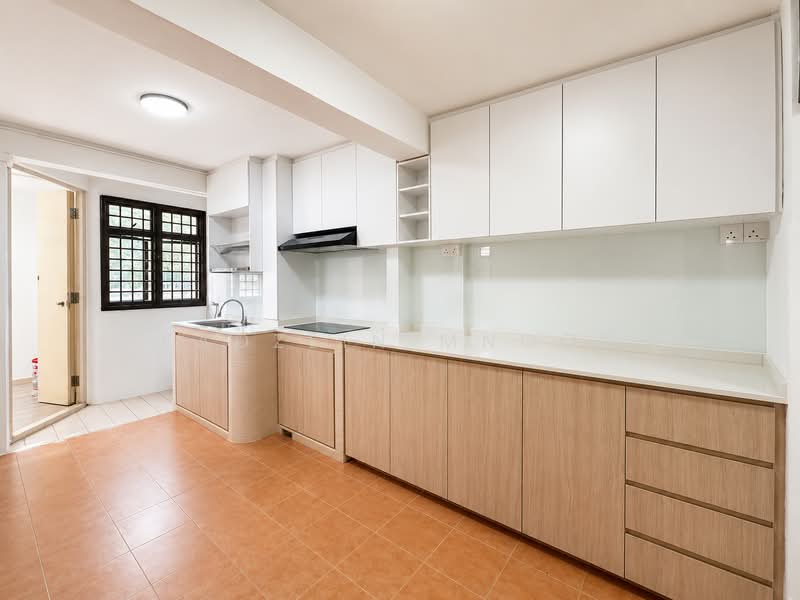 18 Bedok South Road, 18 Bedok South Road, 2 Bedrooms, 700 sqft, HDB Flat For Sale, by Fadzlin MNoor, 500170412 - Kitchen - PropertyGuru.com.sg