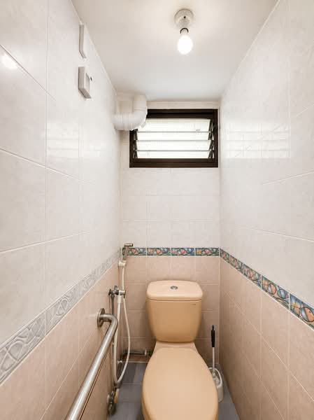 18 Bedok South Road, 18 Bedok South Road, 2 Bedrooms, 700 sqft, HDB Flat For Sale, by Fadzlin MNoor, 500170412 - Bathroom - PropertyGuru.com.sg
