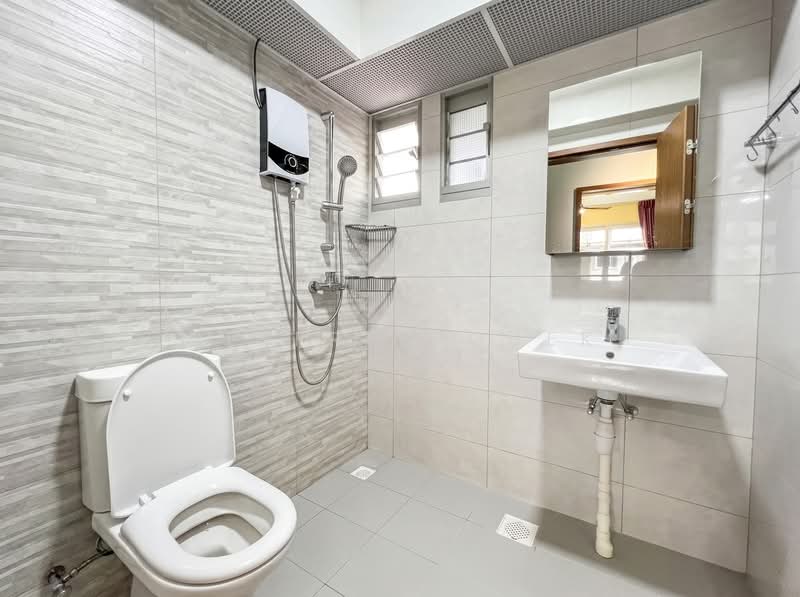 466A Yishun Avenue 6, 466A Yishun Avenue 6, Room Rental, 120 sqft, HDB Flat For Rent, by Winfred Quek, 500170414 - Bathroom - PropertyGuru.com.sg