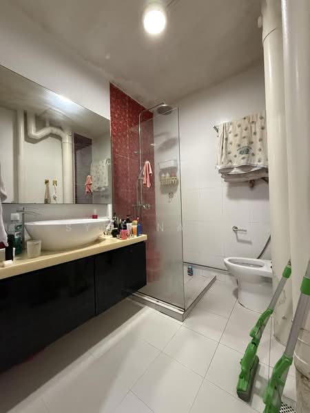 705 Hougang Avenue 2, 705 Hougang Avenue 2, 4 Bedrooms, 1,593 sqft, HDB Flat For Sale, by Syed Nasir, 500170442 - Bathroom - PropertyGuru.com.sg
