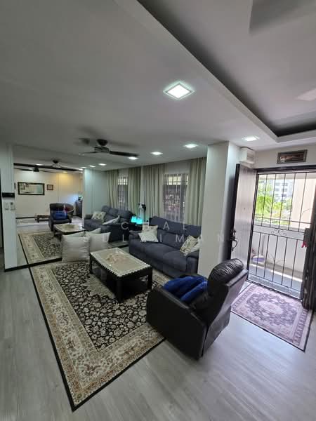 740 Woodlands Circle, 740 Woodlands Circle, 3 Bedrooms, 1,098 sqft, HDB Flat For Sale, by Chal Sulaiman, 500170455 - Living Room - PropertyGuru.com.sg