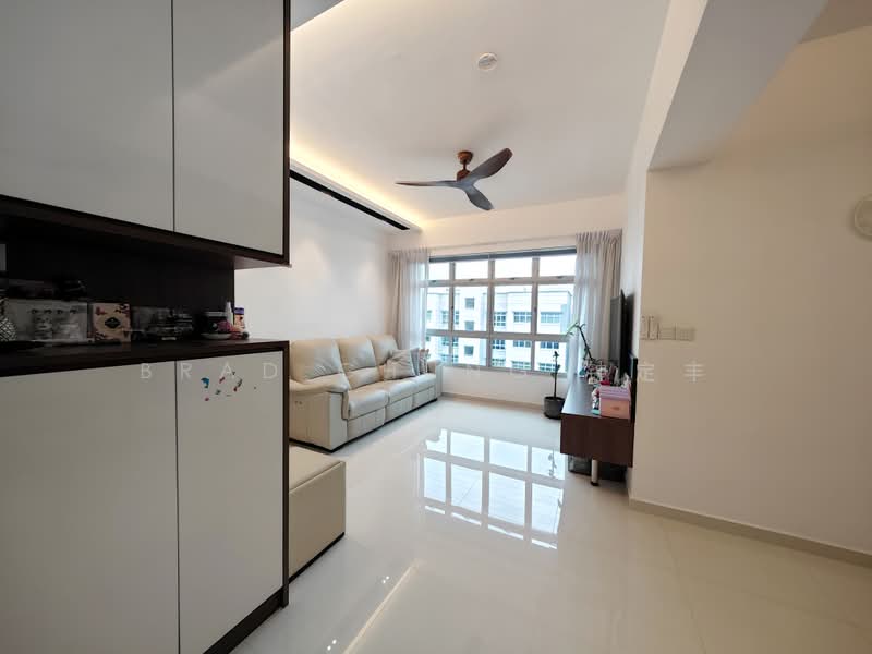 82B Circuit Road, 82B Circuit Road, 3 Bedrooms, 1,001 sqft, HDB Flat For Sale, by Brad Chung 钟定丰, 500170456 - Living Room - PropertyGuru.com.sg