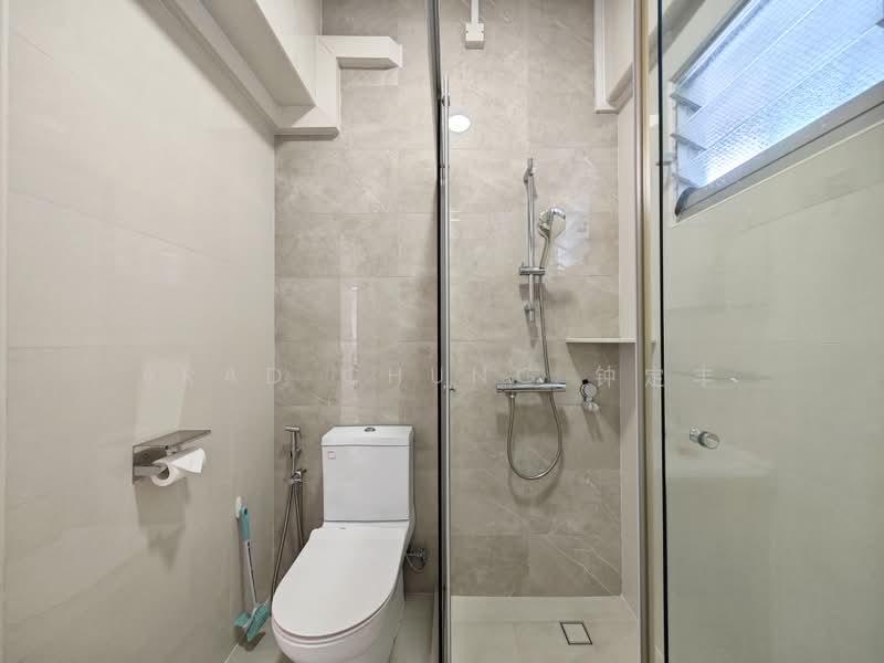 82B Circuit Road, 82B Circuit Road, 3 Bedrooms, 1,001 sqft, HDB Flat For Sale, by Brad Chung 钟定丰, 500170456 - Bathroom - PropertyGuru.com.sg