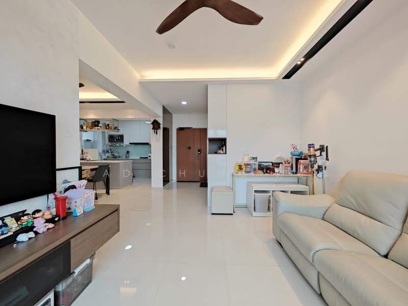 82B Circuit Road, 82B Circuit Road, 3 Bedrooms, 1,001 sqft, HDB Flat For Sale, by Brad Chung 钟定丰, 500170456 - Living Room - PropertyGuru.com.sg