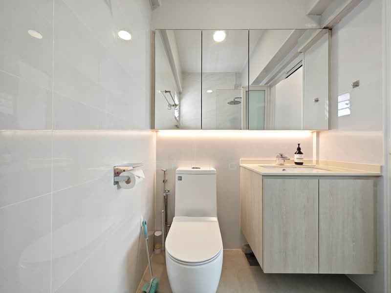 82B Circuit Road, 82B Circuit Road, 3 Bedrooms, 1,001 sqft, HDB Flat For Sale, by Brad Chung 钟定丰, 500170456 - Master Bath - PropertyGuru.com.sg