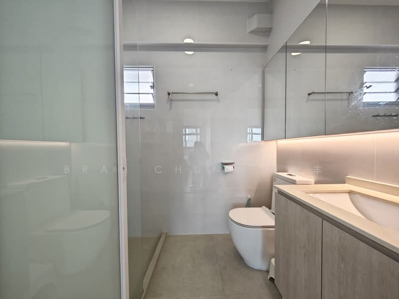 82B Circuit Road, 82B Circuit Road, 3 Bedrooms, 1,001 sqft, HDB Flat For Sale, by Brad Chung 钟定丰, 500170456 - Master Bath - PropertyGuru.com.sg