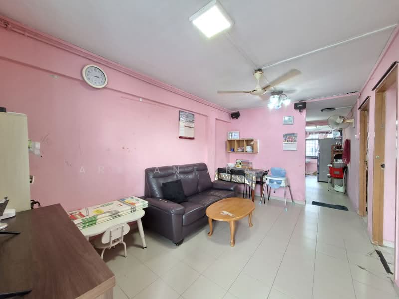 32 Jalan Bahagia, 32 Jalan Bahagia, 2 Bedrooms, 602 sqft, HDB Flat For Sale, by Arasan Arasan, 500170477 - Living Room - PropertyGuru.com.sg