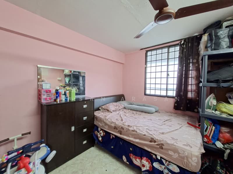 32 Jalan Bahagia, 32 Jalan Bahagia, 2 Bedrooms, 602 sqft, HDB Flat For Sale, by Arasan Arasan, 500170477 - Bedroom 1 - PropertyGuru.com.sg