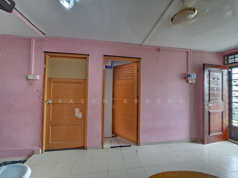 32 Jalan Bahagia, 32 Jalan Bahagia, 2 Bedrooms, 602 sqft, HDB Flat For Sale, by Arasan Arasan, 500170477 - Bedroom 1 and 2 - PropertyGuru.com.sg